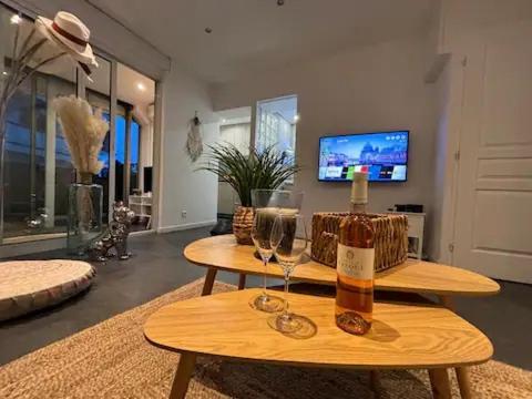Elegant T2 Clim & Balcon - Plein Centre Cannes Luaran gambar