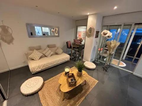 Elegant T2 Clim & Balcon - Plein Centre Cannes Luaran gambar